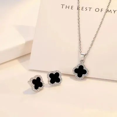 Rhinestone Beautiful Clover Necklace Pendant Set